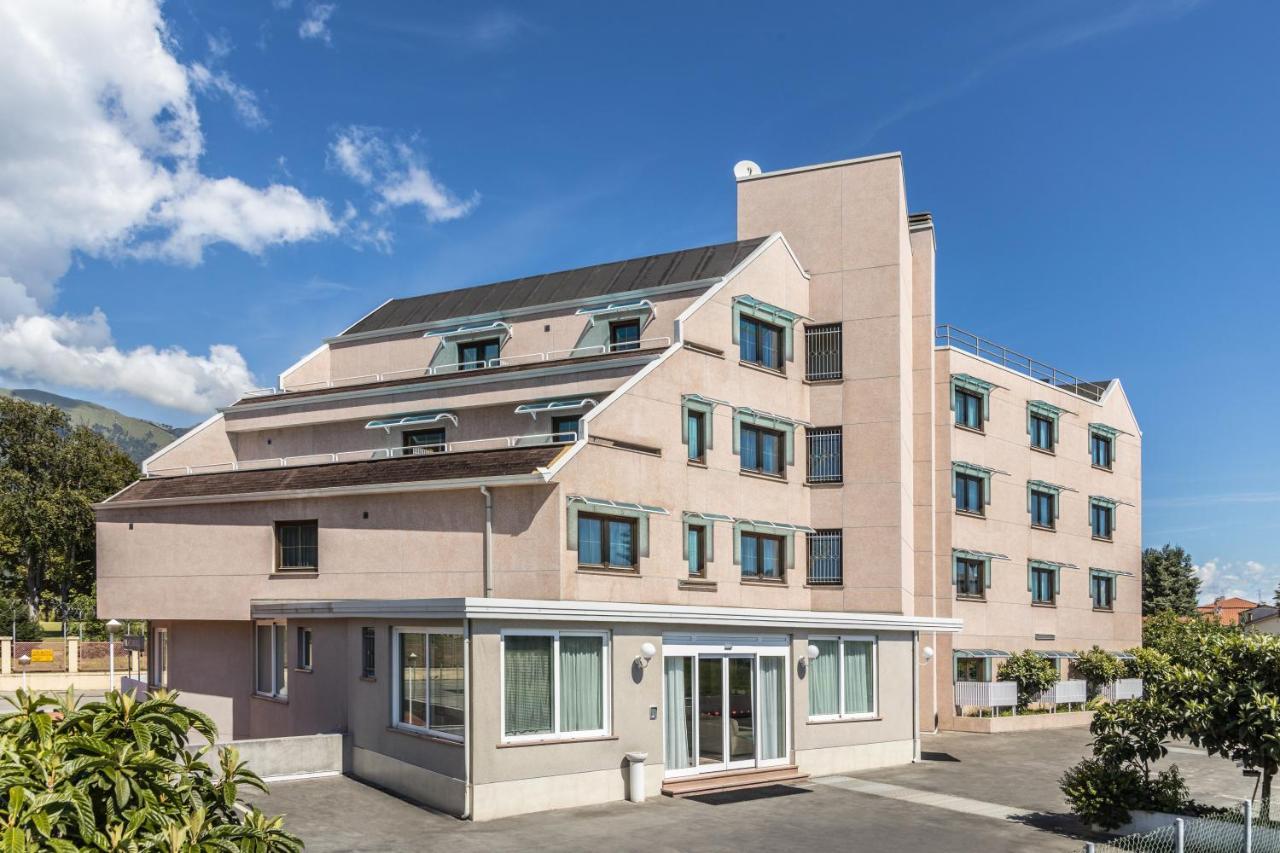 Aviano Palace Hotel Exterior photo